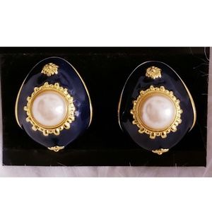 VINTAGE💕 Joan Rivers Earrings